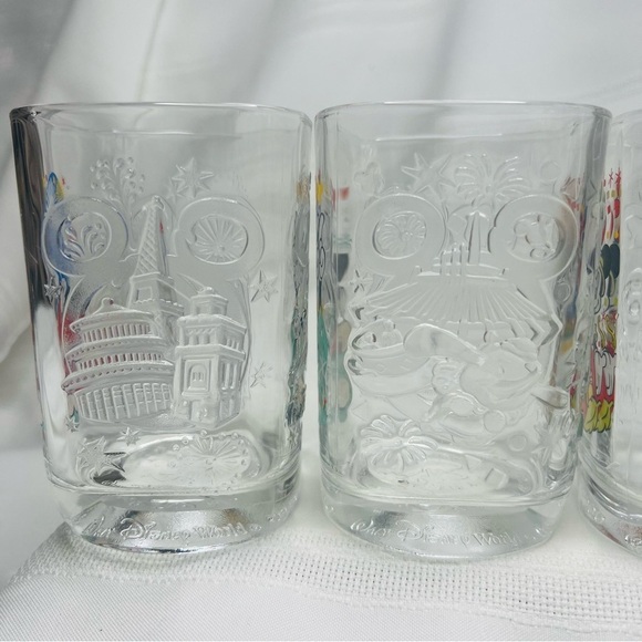 Disney McDonald’s Glasses‎ FOUR PARKS 
Celebration 2000 Set of 5 EUC - Picture 10 of 14